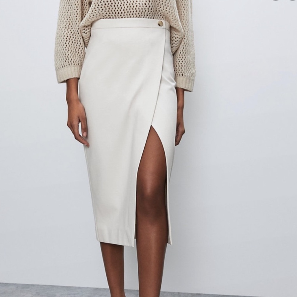Aritzia Babaton Wrap Pencil Skirt